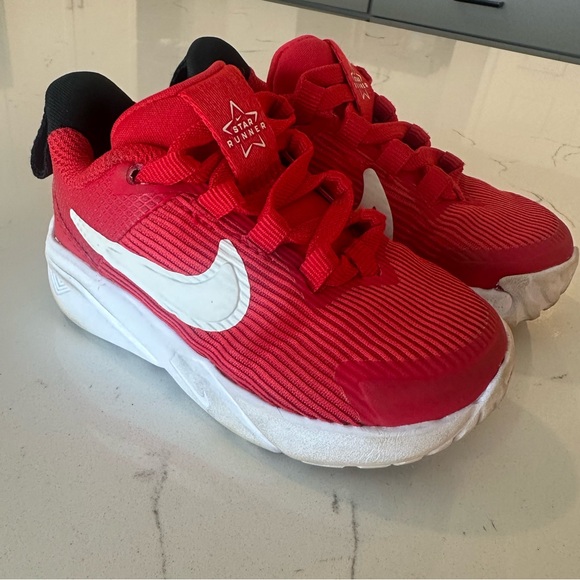 NIKE toddler shoes - Picture 1 of 4